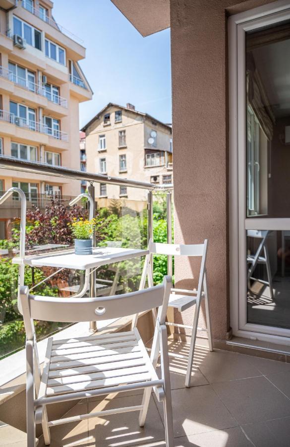 Elegant Spotless Apartment In Sofia Center Buitenkant foto